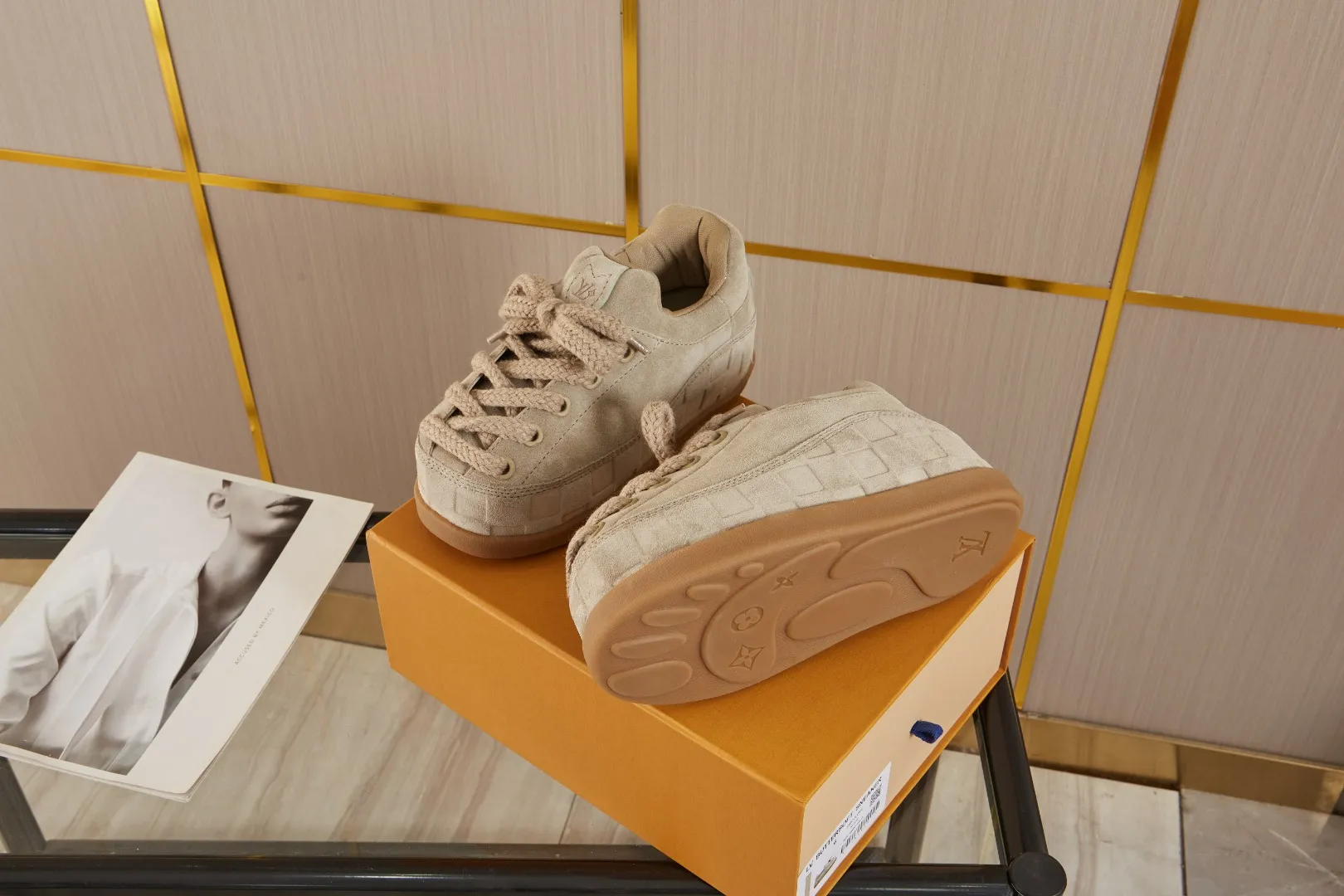 💰💰💰 660 hot style 🆕🆕🆕𝙇𝙑🔥New models are on the shelves🔥 Louis Vuitton 25ss, LV co-branded nigo YETI Fat Ding is ugly and cute, many Internet celebrities have put it on the show, a classic and versatile item. Fabric: imported high mercerized cowhide suede. Lining: High-grade elastic mesh, original molded outsole. Size: women's clothing, 35-41 (customized for women's 40 and 41), men's clothing 39-46 (customized for 45-46)